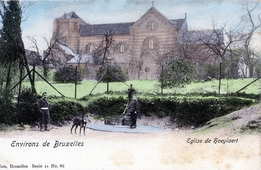 Oude postkaart met waterpomp op Gemeenteplein